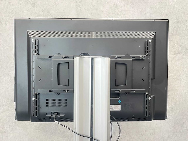 Lg - 47" full hd monitor op verrijdbaar statief - afbeelding 5 van  5