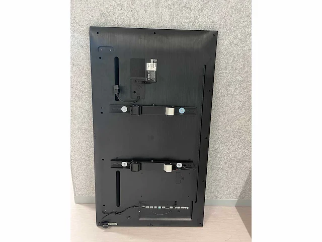 Lg - 49" monitor met muurbeugel - afbeelding 6 van  10