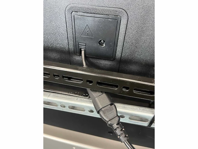 Lg - 86" monitor met nureva soundbar - afbeelding 4 van  17