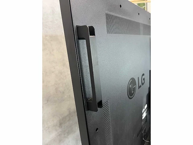 Lg - 86" monitor met nureva soundbar - afbeelding 9 van  17