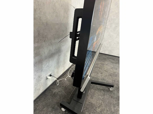 Lg - 86" monitor met nureva soundbar - afbeelding 12 van  17