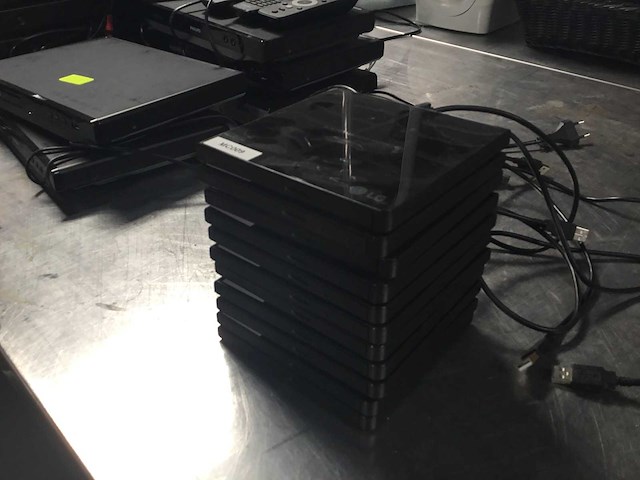 Lg - gp57eb40 - slim portable writer - bluray & dvd player (11x) - afbeelding 2 van  4