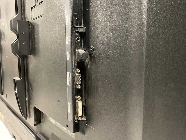 Lg - set van 2 stuks 55-inch full hd grootformaat schermen (inclusief muurbeugel) - afbeelding 5 van  7