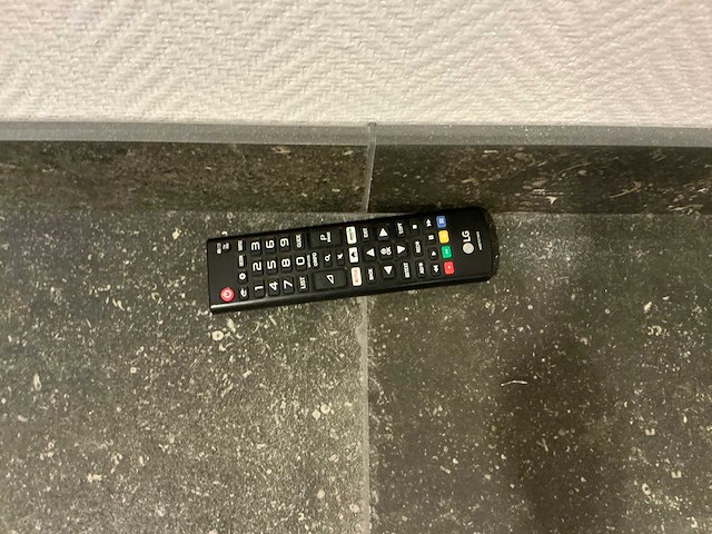 Lg - televisie 124 x 74 cm - afbeelding 4 van  4