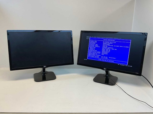 Lg 24m47 monitor (2x) - afbeelding 1 van  7