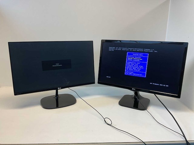 Lg 24m47 monitor (2x) - afbeelding 1 van  8