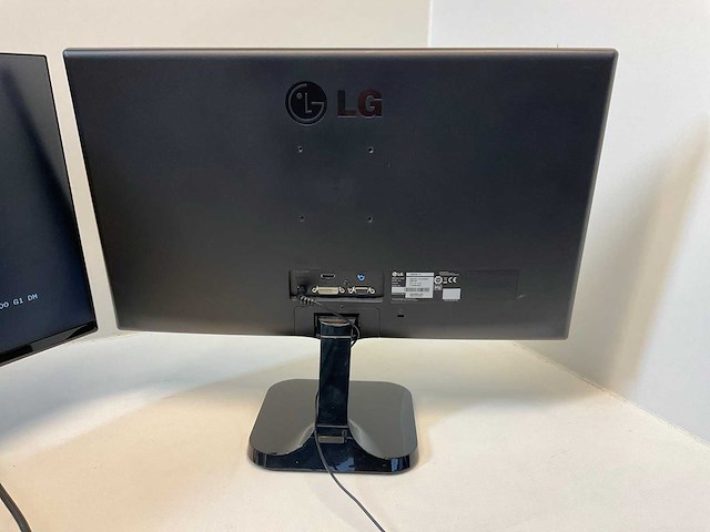 Lg 24m47 monitor (2x) - afbeelding 6 van  8