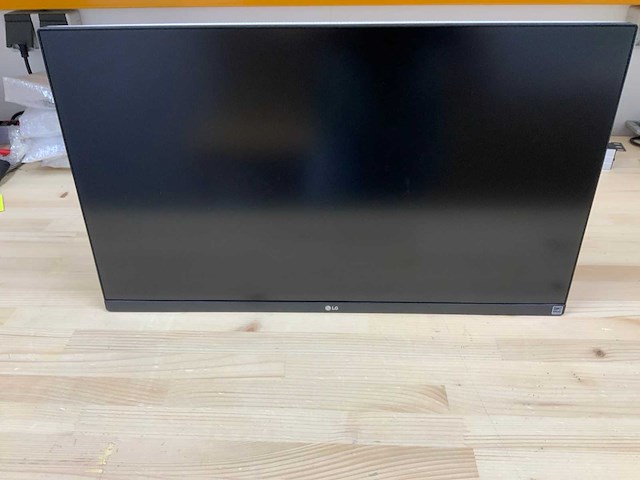Lg 27up850-w 27-inch uhd monitor - afbeelding 1 van  3