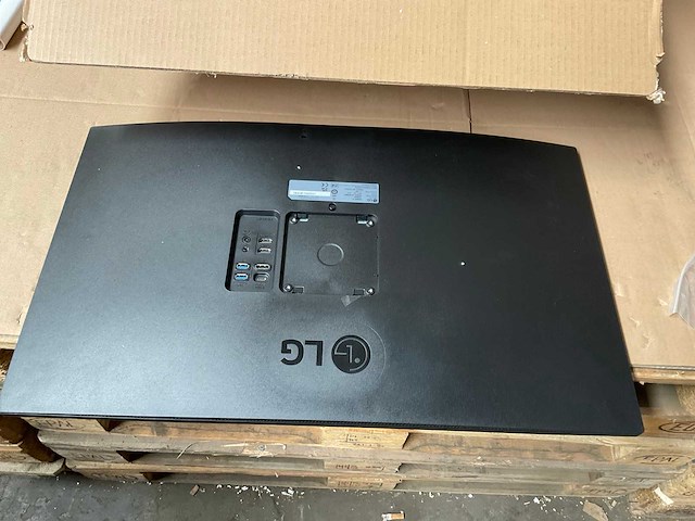 Lg 32un880 monitor - afbeelding 3 van  6