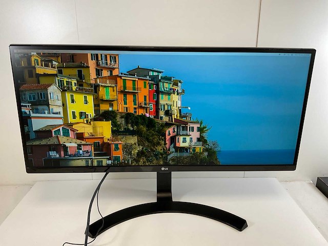 Lg (34um68-p) 34”, 2560x1080 (qhd) ips monitor - afbeelding 1 van  5