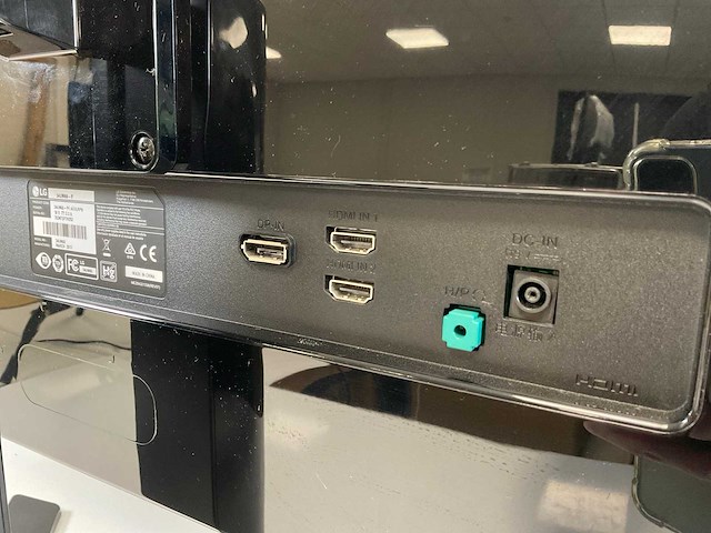 Lg (34um68-p) 34”, 2560x1080 (qhd) ips monitor - afbeelding 4 van  5