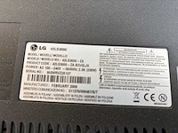 Lg 42 inch televisie - afbeelding 2 van  2