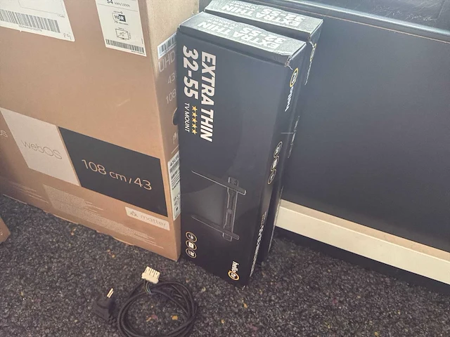 Lg 43ur73006la televisie op 1 zuil (3x) - afbeelding 9 van  9