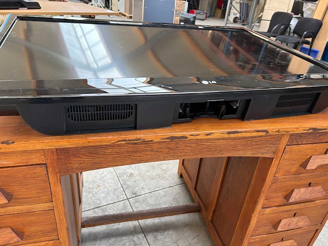 Lg 47 inch televisie - afbeelding 3 van  8