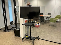 Lg 55ul3j-e 55” display signage op verrijdbare standaard - afbeelding 1 van  5