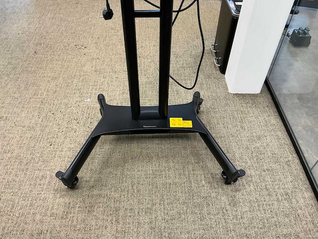 Lg 55ul3j-e 55” display signage op verrijdbare standaard - afbeelding 4 van  5