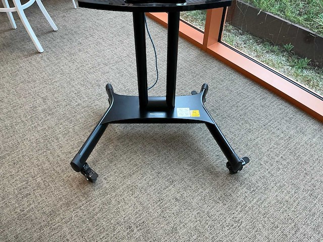 Lg 55ul3j-e 55” display signage op verrijdbare standaard - afbeelding 5 van  6