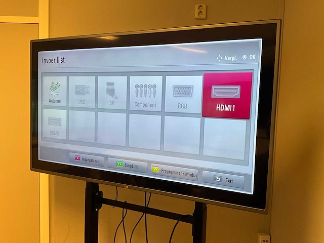 Lg 60ly330c televisie op standaard - afbeelding 1 van  7