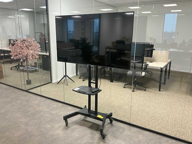 Lg 65ul3j-e 65” display signage op verrijdbare standaard - afbeelding 1 van  6