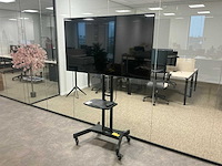 Lg 65ul3j-e 65” display signage op verrijdbare standaard - afbeelding 1 van  6