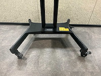 Lg 65ul3j-e 65” display signage op verrijdbare standaard - afbeelding 4 van  6