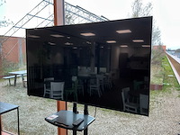 Lg 65um3dg-b 65” display signage op verrijdbare standaard - afbeelding 2 van  6