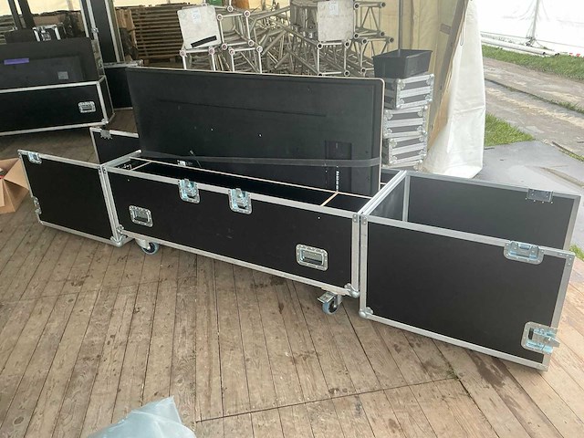 Lg display 65" (2x) - afbeelding 1 van  5