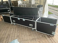 Lg display 65" (2x) - afbeelding 1 van  5