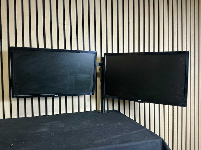 Lg dubbele monitor met neomount arm - afbeelding 3 van  9