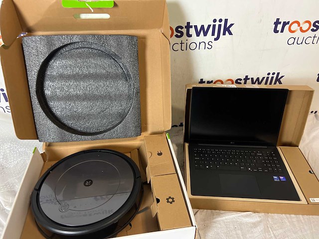 Lg gram pro 16z90tp-g.aa78a1 laptop intel core ultra 7 + irobot® roomba® combo 1138 robotstofzuiger met dweilfunctie - afbeelding 1 van  1