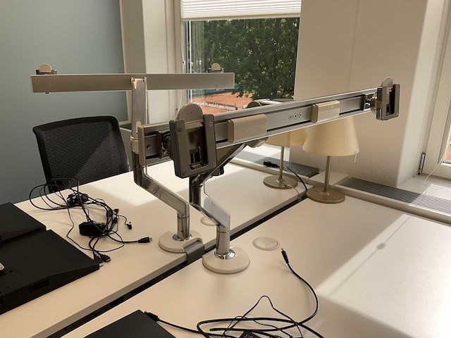 Lg, humanscale 24mk600m monitor (2x) - afbeelding 3 van  18