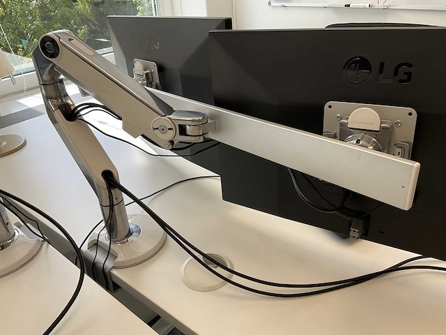 Lg, humanscale 24mk600m monitor (2x) - afbeelding 6 van  18