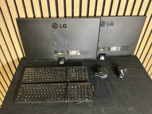 Lg monitoren met toetsenbord - afbeelding 2 van  8