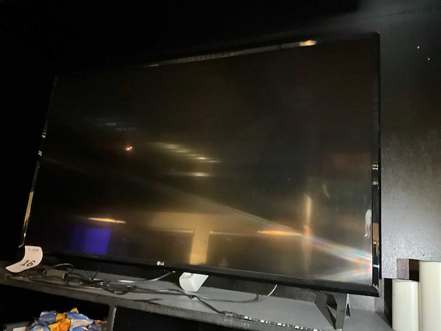 Lg uk6300plb televisie (2x) - afbeelding 1 van  4