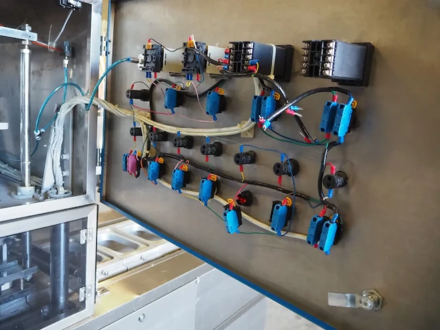 Lh packaging bv - afbeelding 7 van  23