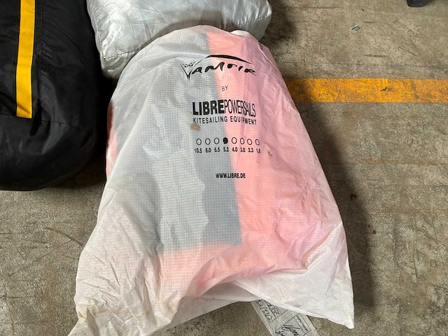 Libre powersails kite buggy met kites & accessoires - afbeelding 5 van  13