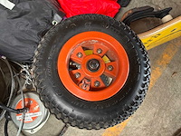 Libre powersails kite buggy met kites & accessoires - afbeelding 13 van  13