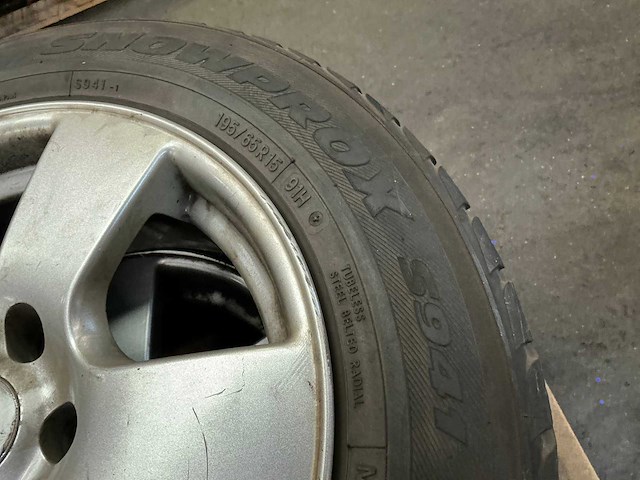 Lichmetalen velg met band (4x) - afbeelding 7 van  11