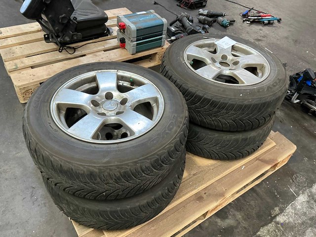 Lichmetalen velg met band (4x) - afbeelding 8 van  11