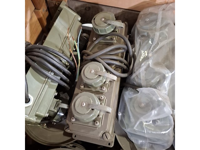 Lichtarmaturen en verdeeldozen, verolme elektra, o.a. mx6773 - afbeelding 5 van  7