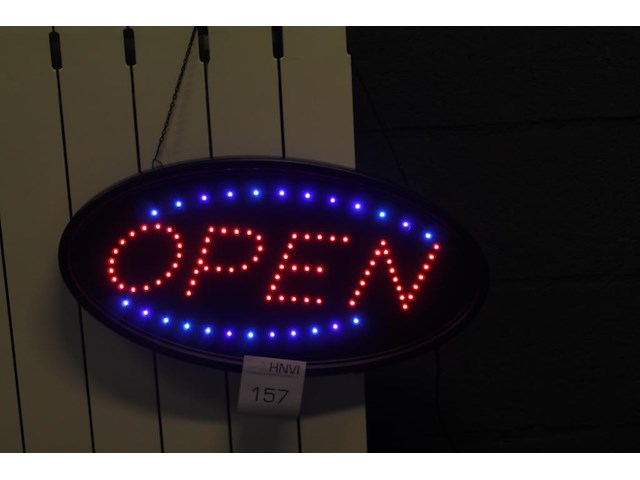 Lichtbord open. - afbeelding 1 van  1