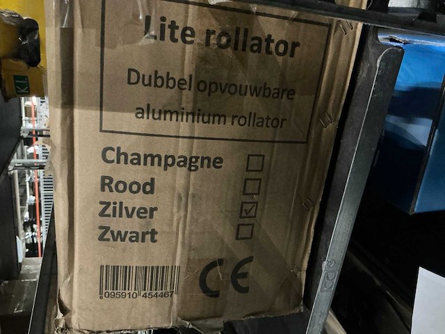 Lichtgewicht rollator - afbeelding 2 van  2