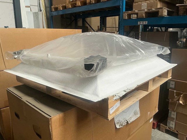 Lichtkoepel 100x100cm met dakopstand - afbeelding 1 van  2