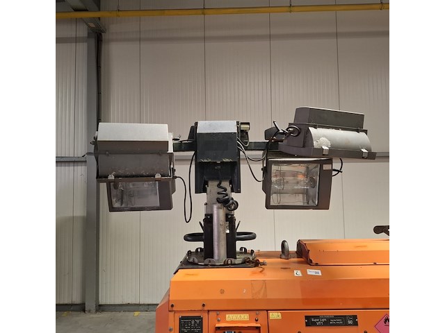 Lichtmast aggregaat, tower light, vt1, oranje, 2010 - afbeelding 3 van  38