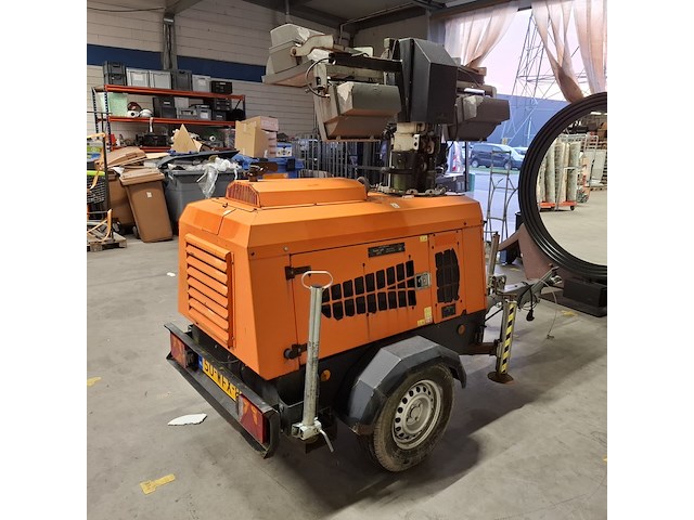 Lichtmast aggregaat, tower light, vt1, oranje, 2010 - afbeelding 37 van  38