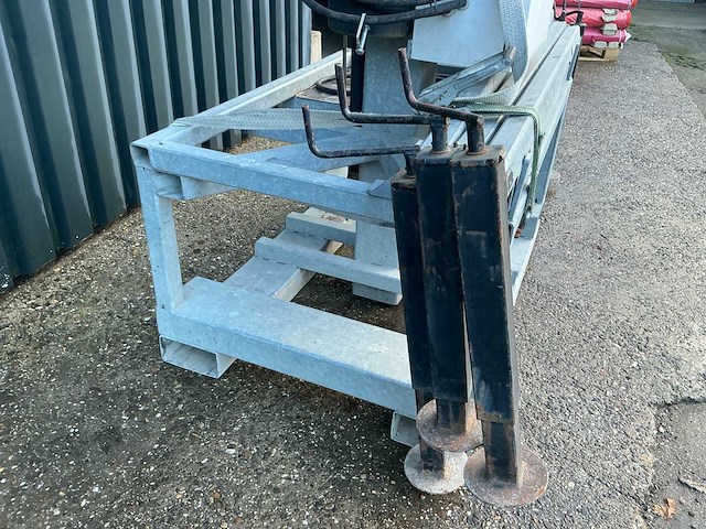 Lichtmast met 4 lampen - afbeelding 8 van  17