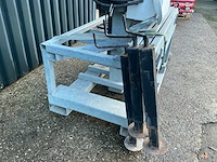 Lichtmast met 4 lampen - afbeelding 8 van  17