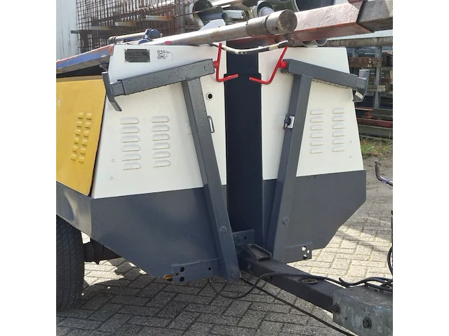 Lichtmast met generator, kubota, 1996 - afbeelding 4 van  25