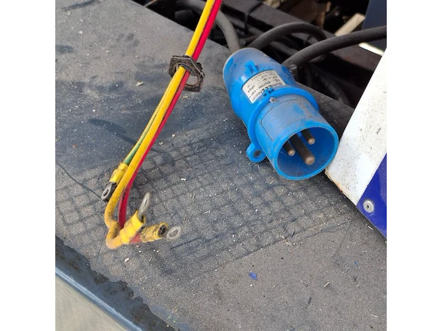 Lichtmast met generator, kubota, 1996 - afbeelding 8 van  25