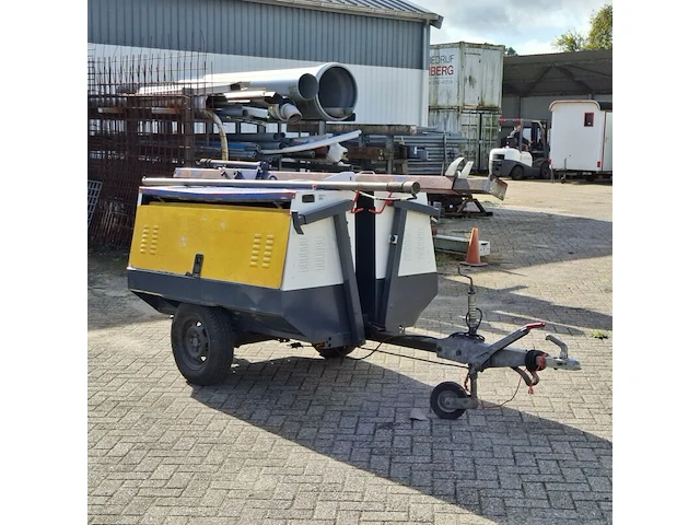 Lichtmast met generator, kubota, 1996 - afbeelding 1 van  25